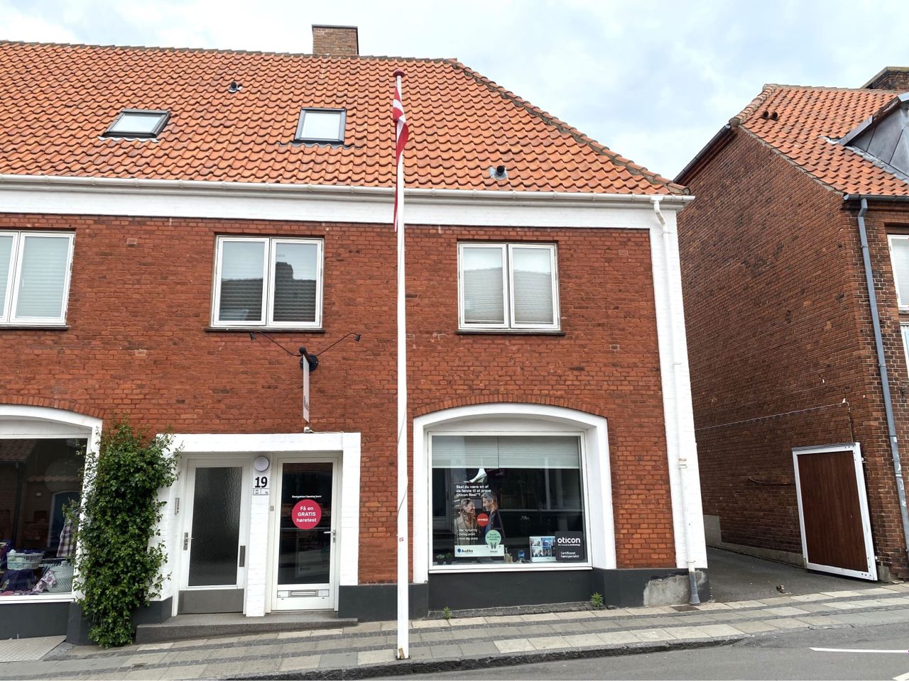 image 01